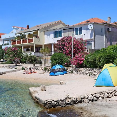 Apartments By The Sea Mandre, Pag - 3084 Kolan Eksteriør bilde