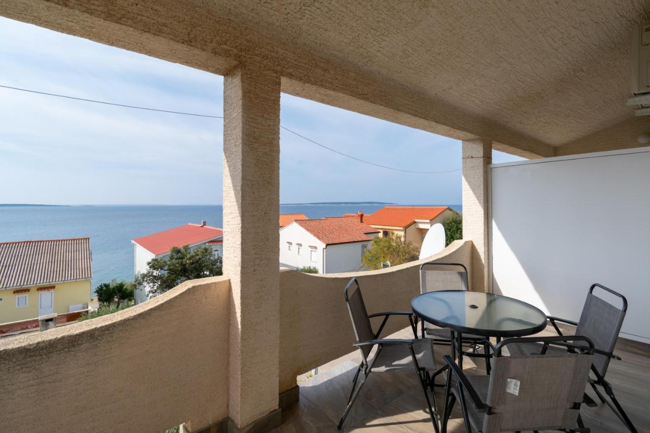 Apartments By The Sea Mandre, Pag - 3084 Kolan Eksteriør bilde