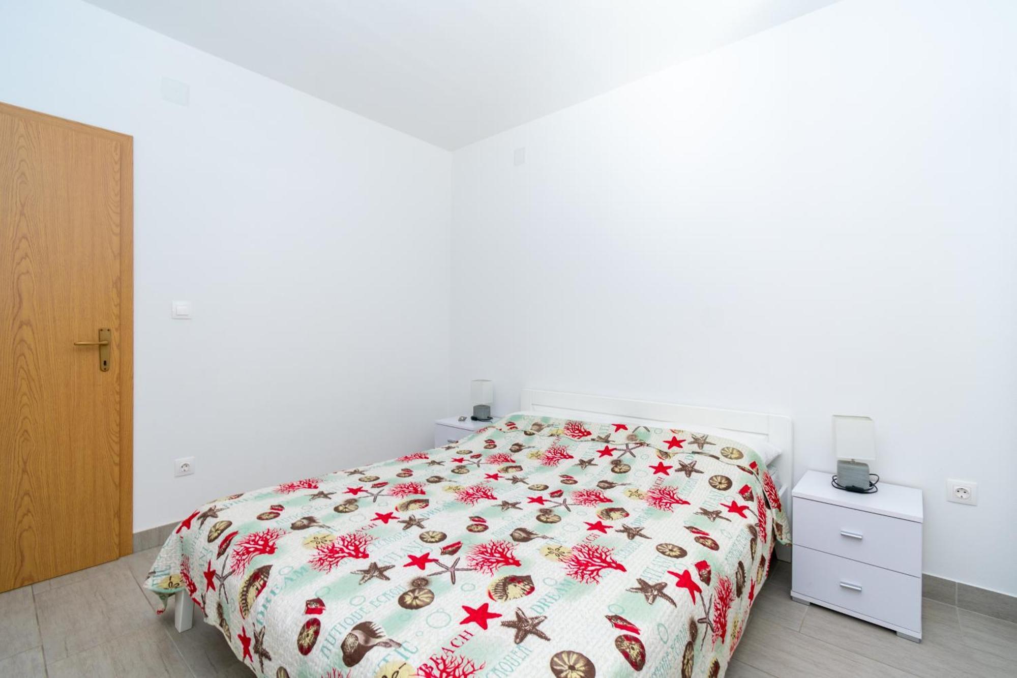 Apartments By The Sea Mandre, Pag - 3084 Kolan Rom bilde