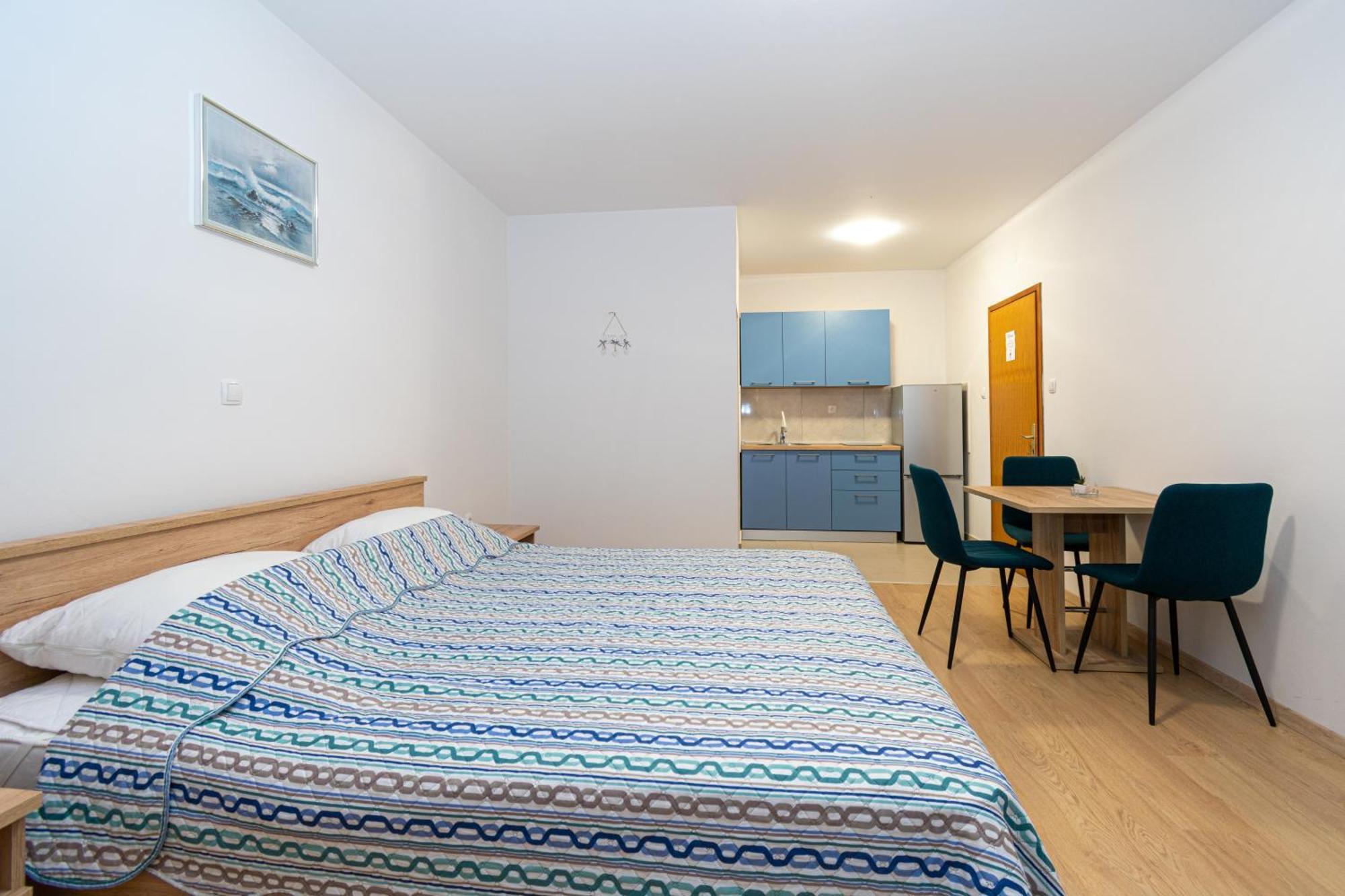 Apartments By The Sea Mandre, Pag - 3084 Kolan Rom bilde