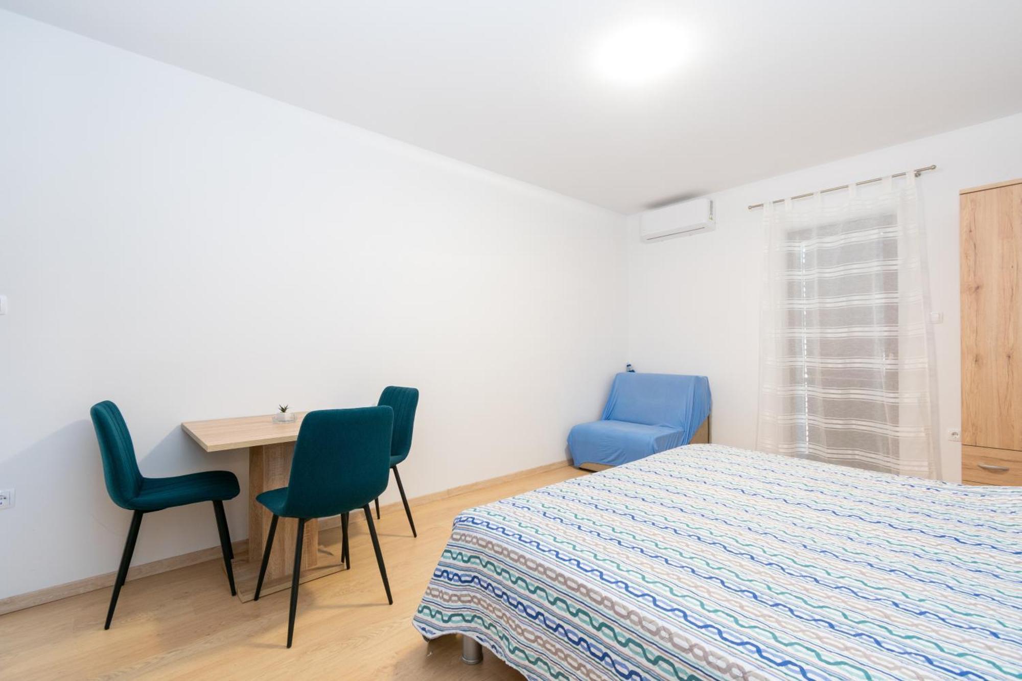Apartments By The Sea Mandre, Pag - 3084 Kolan Rom bilde